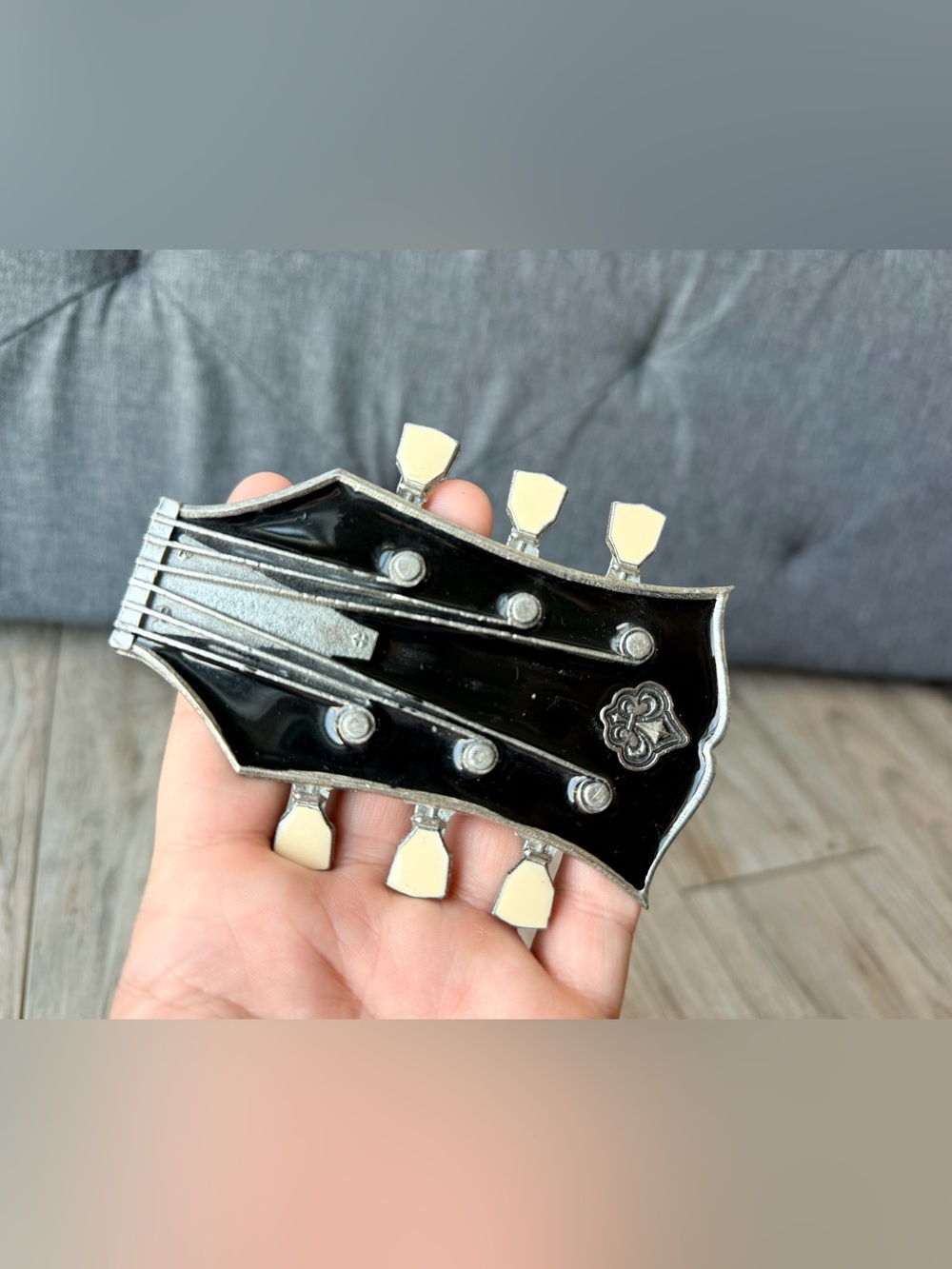 MOBTOWN 2006 Electric Guitar Headstock Belt Buckle